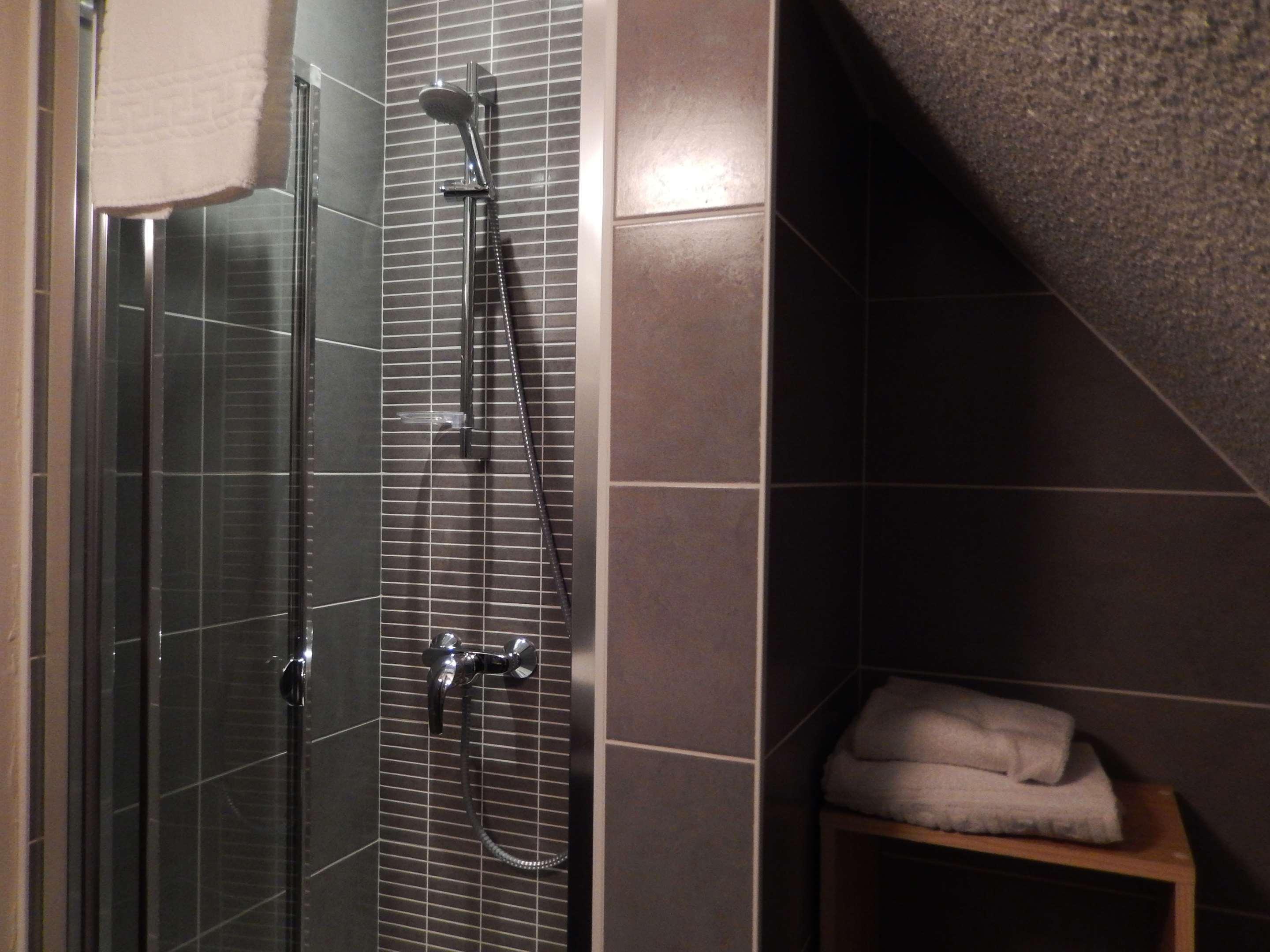 Kyriad Centre 3*